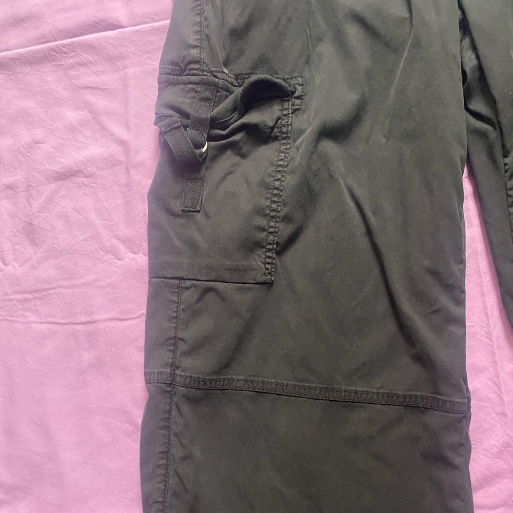 American Eagle Outfitters Black Cargo Pants - Picture 2 of 6
